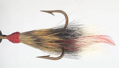 10 Flies - Squirrel Tail Red Tag Red Head on Bronze 1/0 Mustad Treble Hook Quantité Limitée