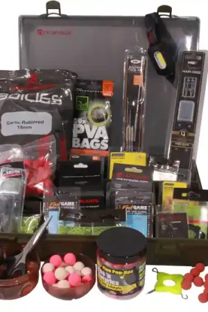 Top Vente Adventure Carp Box, rempli de matériel de montage de marques connues !